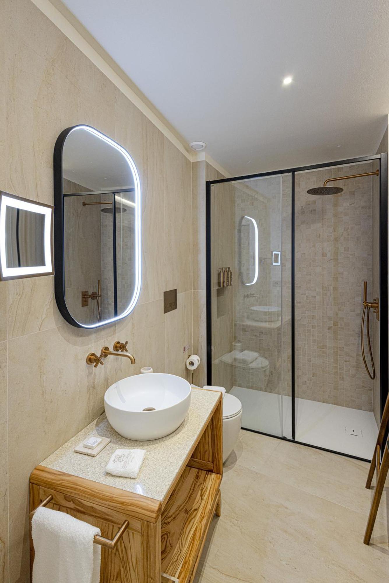 Cool Dreams Luxury Hotel *
