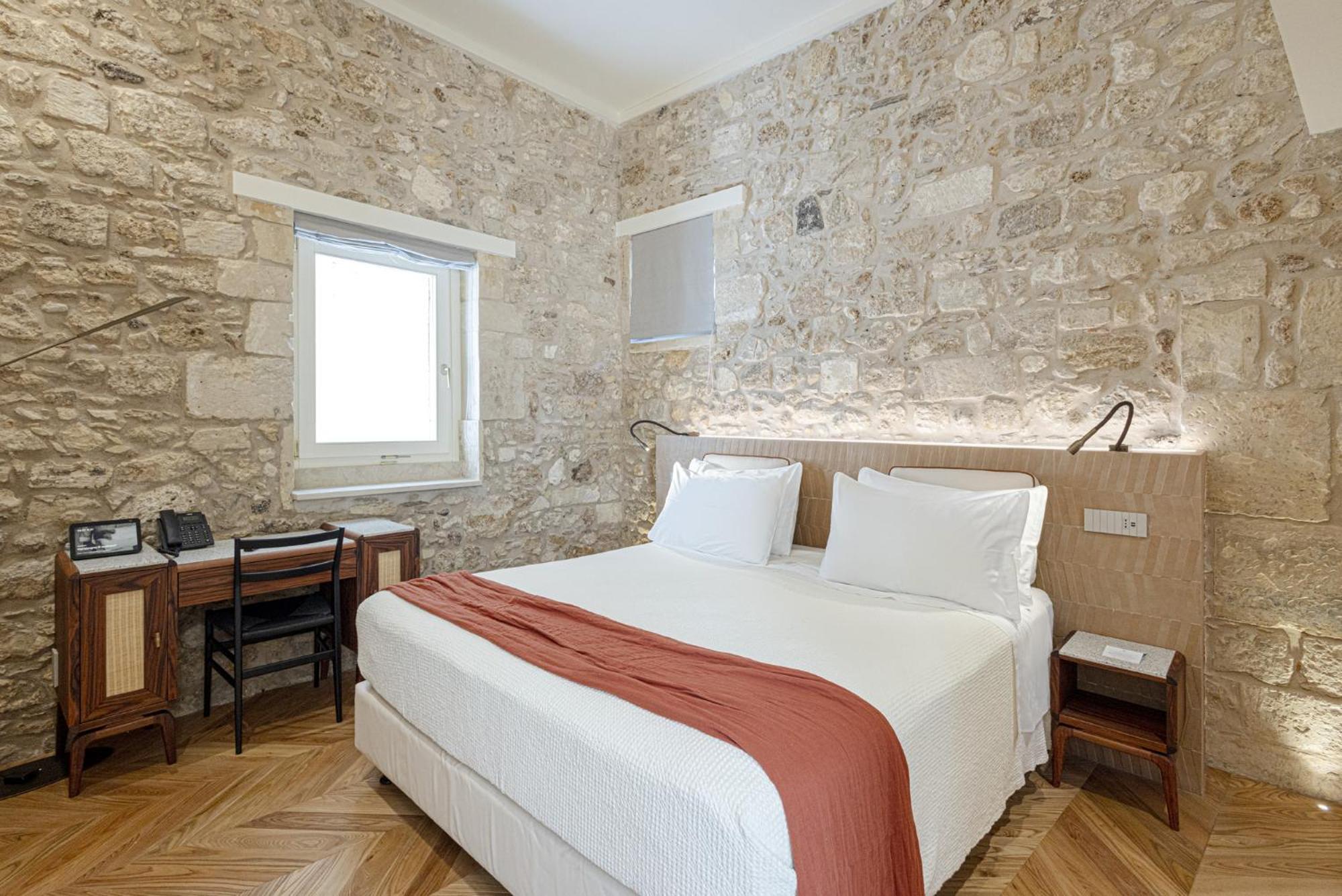 Cool Dreams Luxury Hotel Syracuse