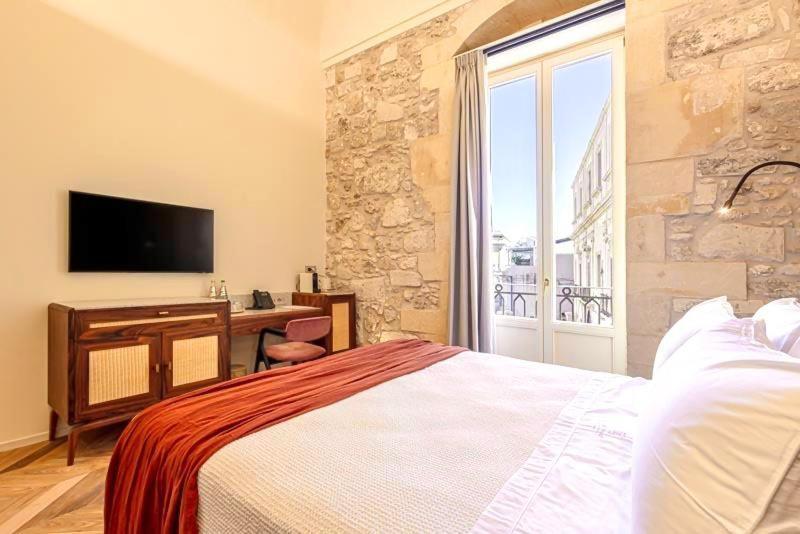 Cool Dreams Luxury Hotel